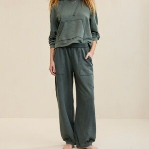 Aerie vacay joggers- medium